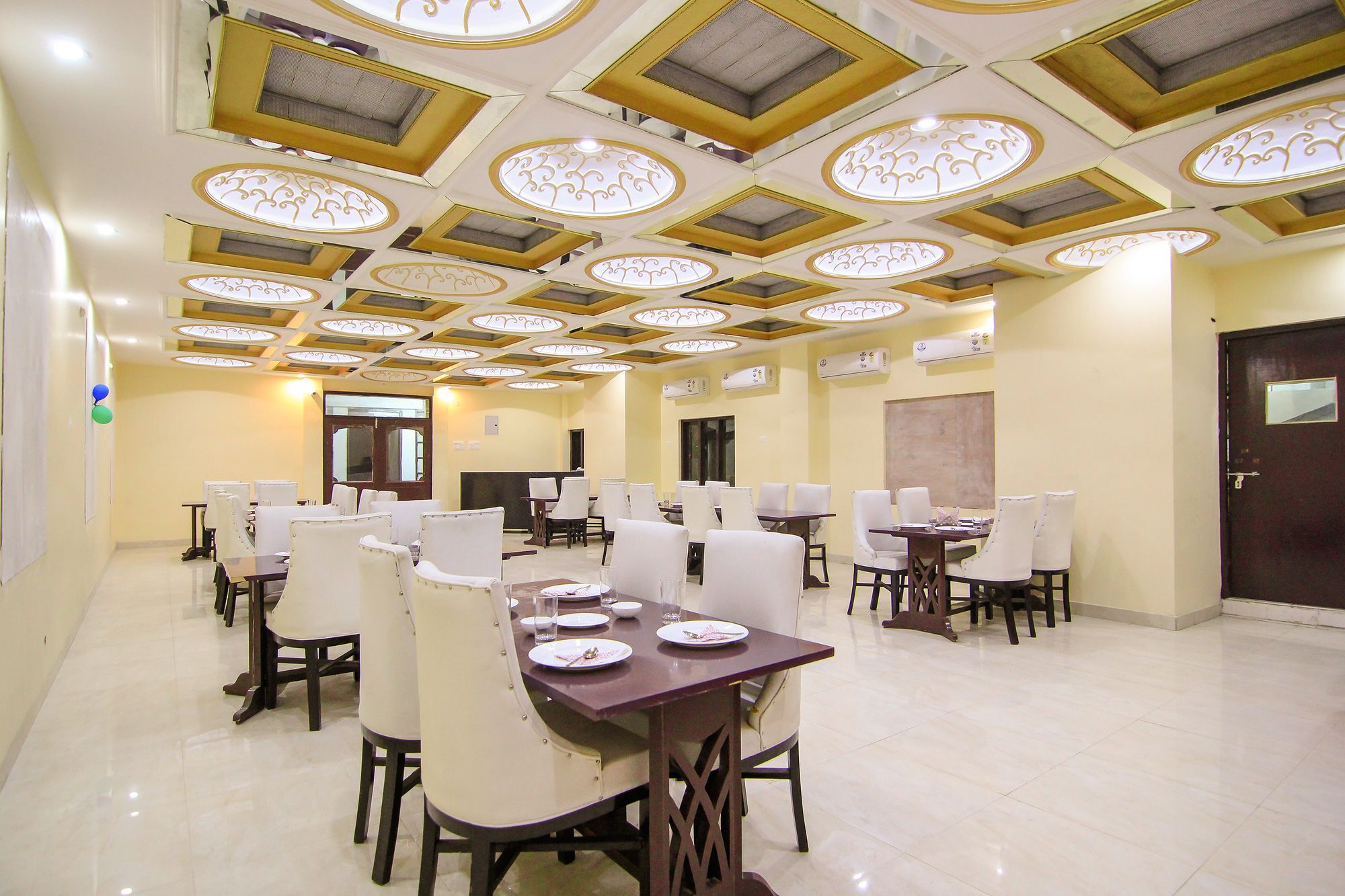 Oyo 11532 Sr Grand