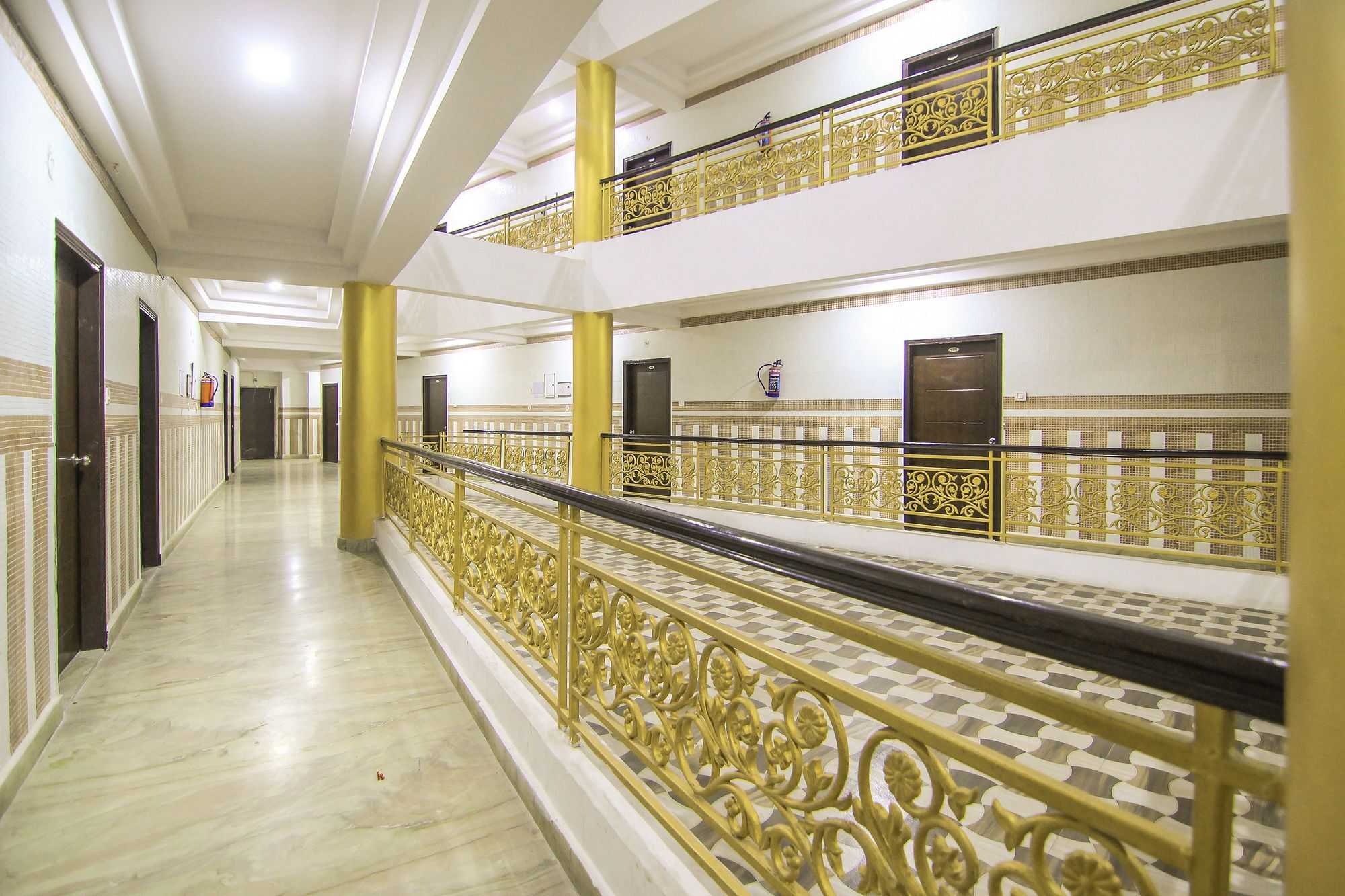 Oyo 11532 Sr Grand